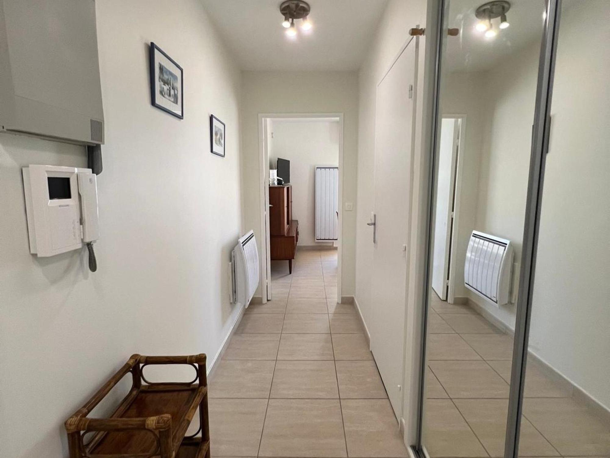 Apartment T2, Vue Mer, Proche Et Commerces, Parking Inclus - Fr-1-474-6 *